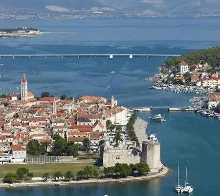 In Slatine With Terrace, Air Conditioning, Wi-fi 4783-2 -3 Lejlighed