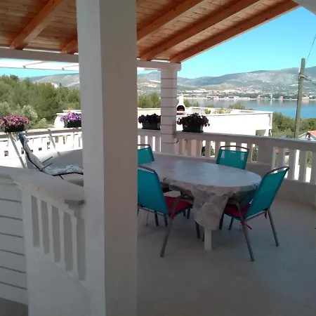 In Slatine With Terrace, Air Conditioning, Wi-fi 4783-2 -3 * Trogir