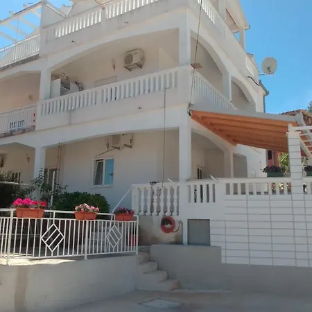 In Slatine With Terrace, Air Conditioning, Wi-fi 4783-2 -3 Lejlighed