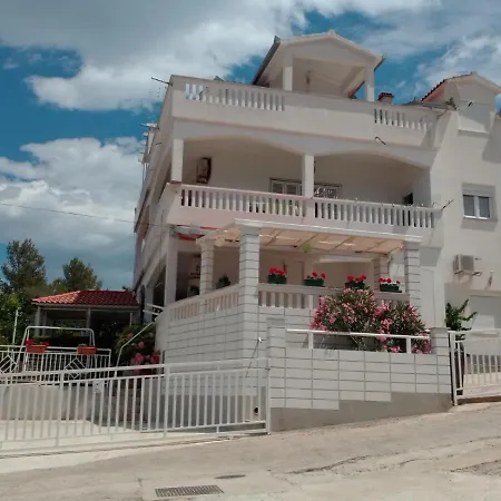 In Slatine With Terrace, Air Conditioning, Wi-fi 4783-2 -3 *