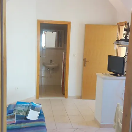 In Slatine With Terrace, Air Conditioning, Wi-fi 4783-2 -3 Lejlighed *